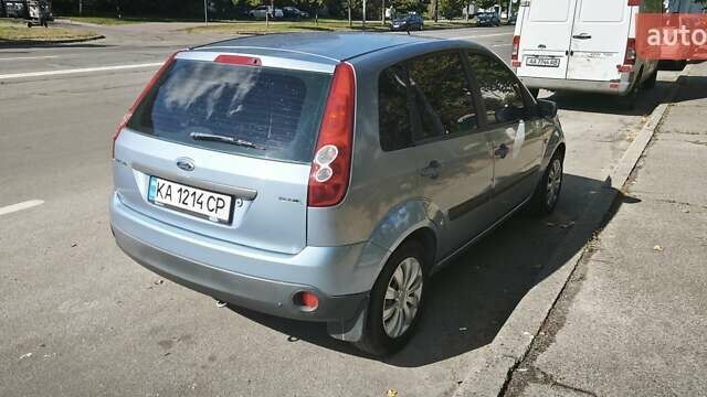 Синий Форд Фиеста, объемом двигателя 1.4 л и пробегом 239 тыс. км за 3700 $, фото 5 на Automoto.ua