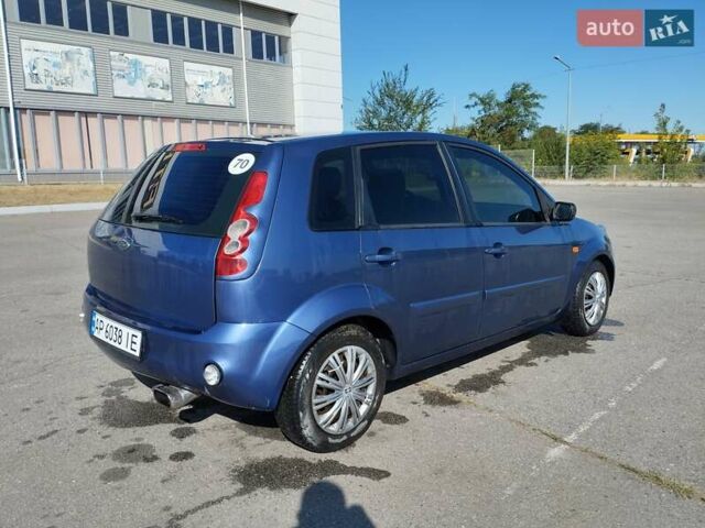 Синий Форд Фиеста, объемом двигателя 1.24 л и пробегом 156 тыс. км за 3800 $, фото 3 на Automoto.ua