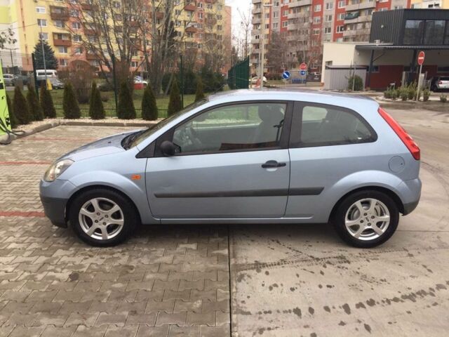 Синий Форд Фиеста, объемом двигателя 1.3 л и пробегом 240 тыс. км за 3500 $, фото 13 на Automoto.ua