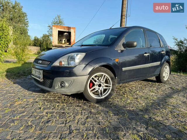 Синій Форд Фієста, об'ємом двигуна 1.39 л та пробігом 232 тис. км за 3200 $, фото 2 на Automoto.ua