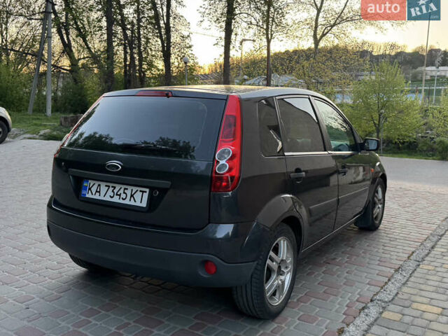 Синий Форд Фиеста, объемом двигателя 1.39 л и пробегом 215 тыс. км за 4200 $, фото 4 на Automoto.ua