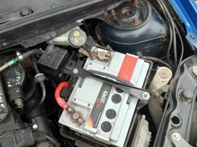 Синий Форд Фиеста, объемом двигателя 1.4 л и пробегом 247 тыс. км за 3950 $, фото 6 на Automoto.ua