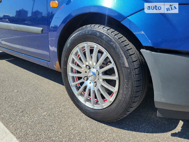 Синій Форд Фієста, об'ємом двигуна 1.39 л та пробігом 125 тис. км за 5500 $, фото 2 на Automoto.ua