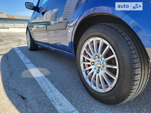 Синій Форд Фієста, об'ємом двигуна 1.39 л та пробігом 125 тис. км за 5500 $, фото 6 на Automoto.ua