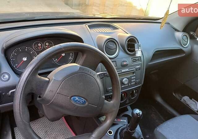 Синій Форд Фієста, об'ємом двигуна 1.24 л та пробігом 255 тис. км за 3600 $, фото 3 на Automoto.ua