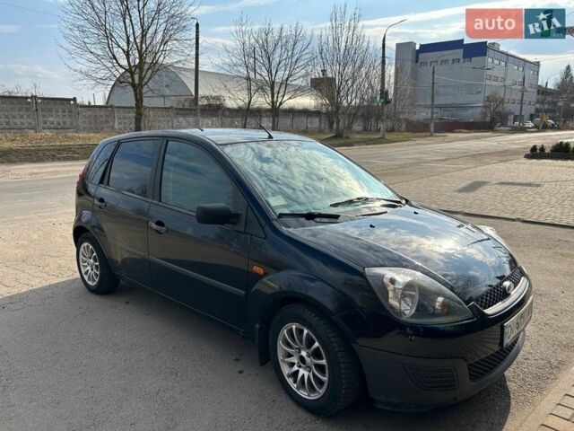 Синий Форд Фиеста, объемом двигателя 1.24 л и пробегом 182 тыс. км за 3900 $, фото 2 на Automoto.ua