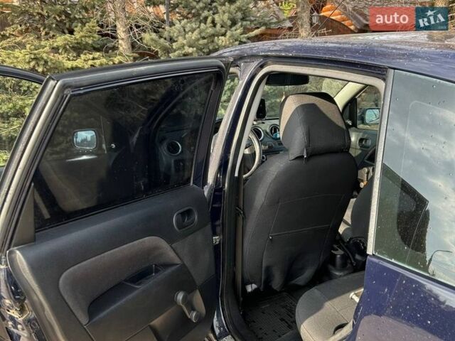 Синий Форд Фиеста, объемом двигателя 1.24 л и пробегом 182 тыс. км за 3900 $, фото 1 на Automoto.ua