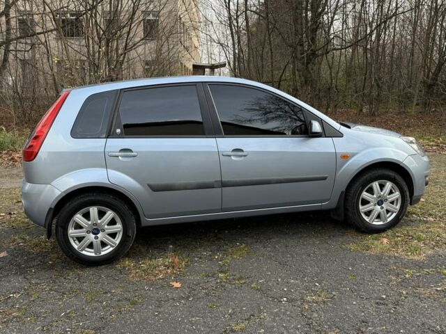 Синій Форд Фієста, об'ємом двигуна 1.4 л та пробігом 155 тис. км за 4800 $, фото 4 на Automoto.ua