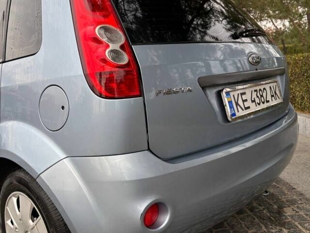 Синий Форд Фиеста, объемом двигателя 1.4 л и пробегом 301 тыс. км за 3700 $, фото 7 на Automoto.ua