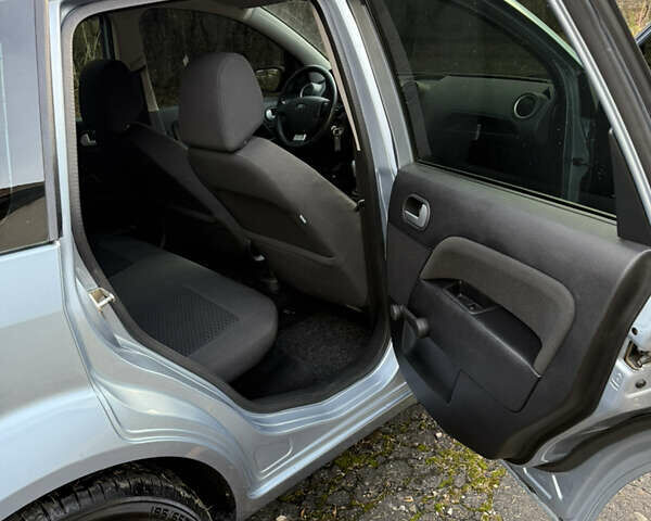 Синий Форд Фиеста, объемом двигателя 1.4 л и пробегом 155 тыс. км за 4800 $, фото 24 на Automoto.ua