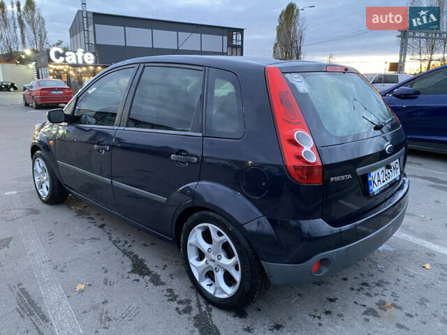 Синій Форд Фієста, об'ємом двигуна 1.24 л та пробігом 241 тис. км за 2900 $, фото 3 на Automoto.ua