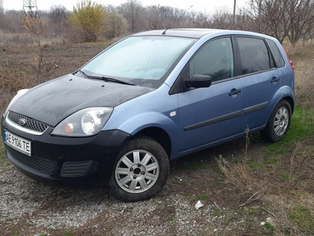 Синій Форд Фієста, об'ємом двигуна 1.3 л та пробігом 102 тис. км за 3400 $, фото 9 на Automoto.ua