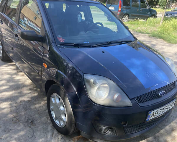 Синий Форд Фиеста, объемом двигателя 1.3 л и пробегом 248 тыс. км за 3300 $, фото 3 на Automoto.ua