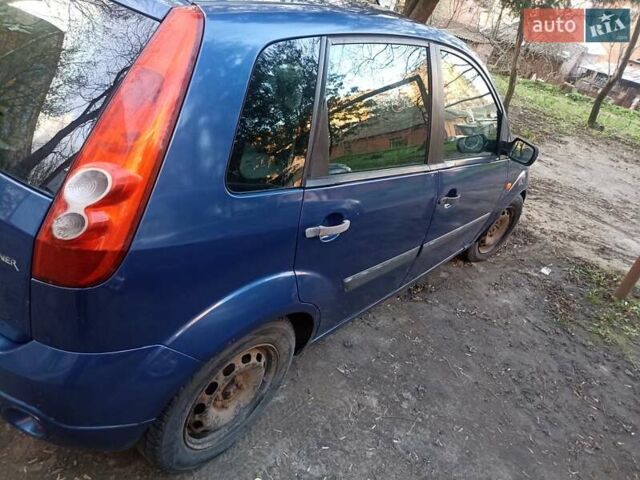 Синий Форд Фиеста, объемом двигателя 1.3 л и пробегом 155 тыс. км за 3200 $, фото 8 на Automoto.ua