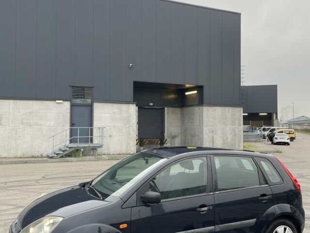 Синій Форд Фієста, об'ємом двигуна 1.2 л та пробігом 208 тис. км за 4162 $, фото 3 на Automoto.ua