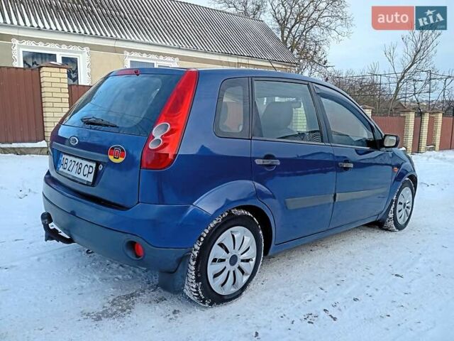 Синій Форд Фієста, об'ємом двигуна 1.3 л та пробігом 300 тис. км за 2850 $, фото 2 на Automoto.ua