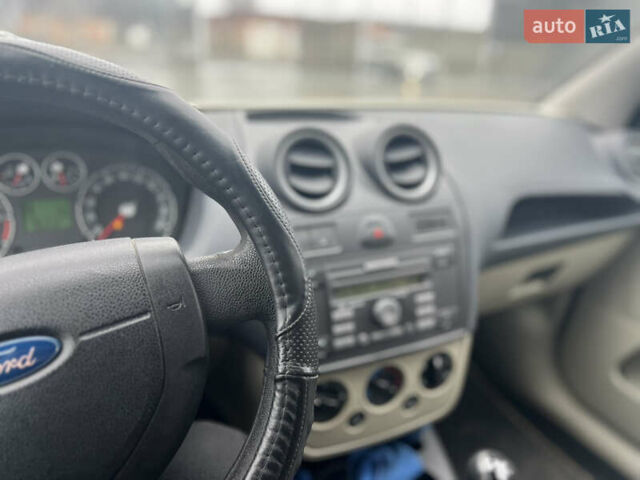 Синий Форд Фиеста, объемом двигателя 1.4 л и пробегом 140 тыс. км за 3799 $, фото 15 на Automoto.ua