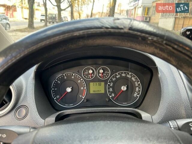 Синий Форд Фиеста, объемом двигателя 1.24 л и пробегом 182 тыс. км за 3900 $, фото 12 на Automoto.ua