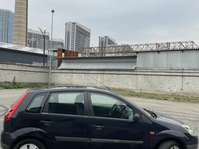 Синій Форд Фієста, об'ємом двигуна 1.2 л та пробігом 208 тис. км за 4162 $, фото 4 на Automoto.ua