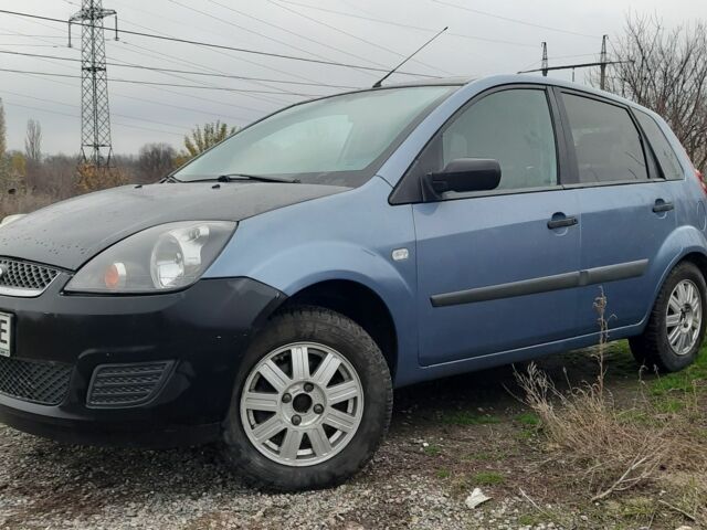 Синій Форд Фієста, об'ємом двигуна 1.3 л та пробігом 102 тис. км за 3400 $, фото 15 на Automoto.ua