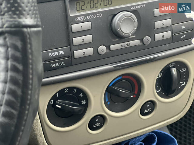 Синий Форд Фиеста, объемом двигателя 1.4 л и пробегом 140 тыс. км за 3799 $, фото 13 на Automoto.ua