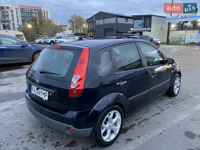 Синій Форд Фієста, об'ємом двигуна 1.24 л та пробігом 241 тис. км за 2900 $, фото 2 на Automoto.ua