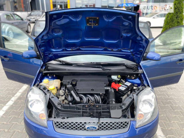 Синій Форд Фієста, об'ємом двигуна 1.39 л та пробігом 191 тис. км за 4600 $, фото 33 на Automoto.ua