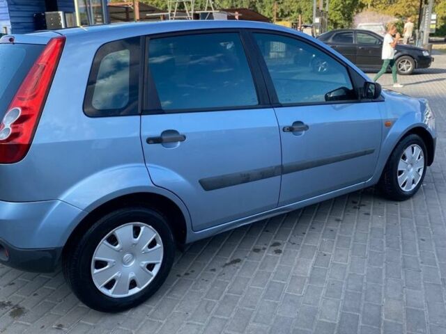 Синій Форд Фієста, об'ємом двигуна 1.2 л та пробігом 153 тис. км за 3500 $, фото 1 на Automoto.ua