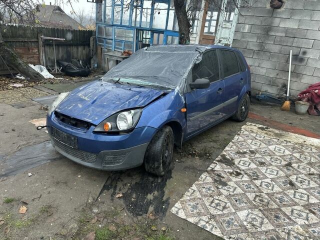 Синій Форд Фієста, об'ємом двигуна 1.4 л та пробігом 180 тис. км за 1100 $, фото 1 на Automoto.ua