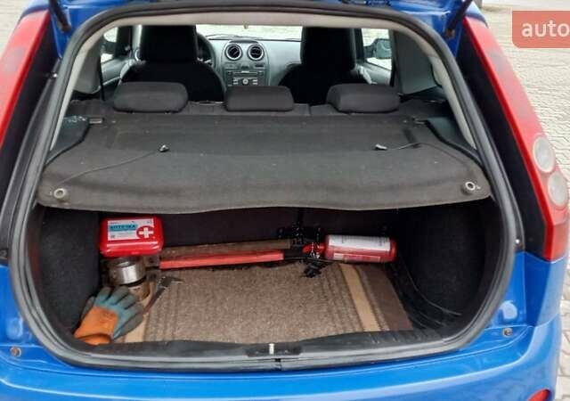 Синий Форд Фиеста, объемом двигателя 1.4 л и пробегом 248 тыс. км за 3550 $, фото 33 на Automoto.ua