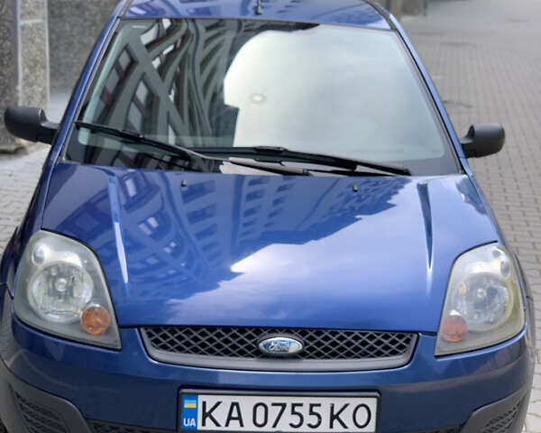 Синий Форд Фиеста, объемом двигателя 1.24 л и пробегом 210 тыс. км за 3700 $, фото 2 на Automoto.ua