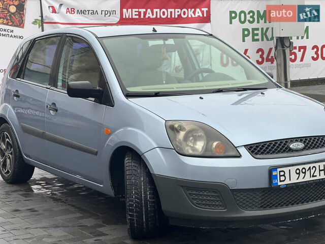 Синий Форд Фиеста, объемом двигателя 1.4 л и пробегом 140 тыс. км за 3799 $, фото 3 на Automoto.ua