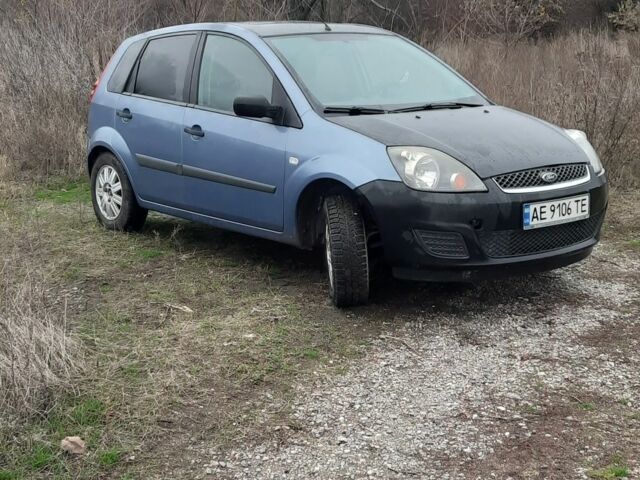 Синій Форд Фієста, об'ємом двигуна 1.3 л та пробігом 102 тис. км за 3400 $, фото 8 на Automoto.ua