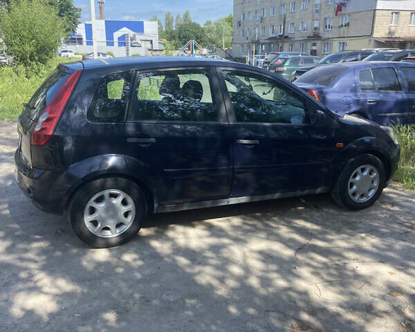 Синий Форд Фиеста, объемом двигателя 1.3 л и пробегом 248 тыс. км за 3300 $, фото 7 на Automoto.ua