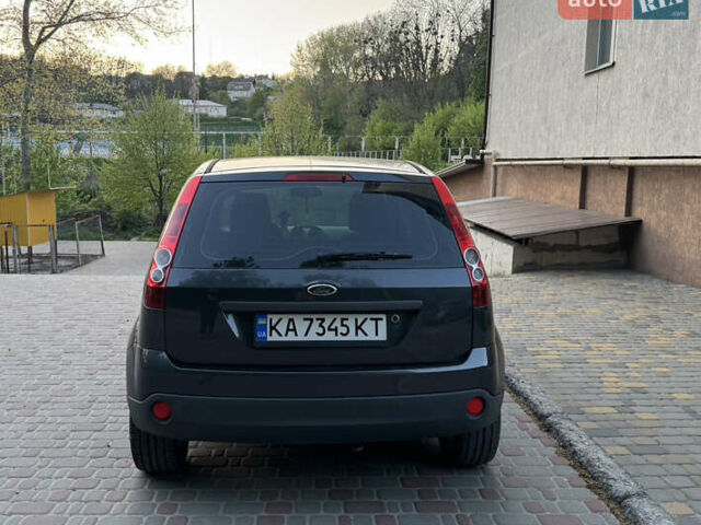 Синий Форд Фиеста, объемом двигателя 1.39 л и пробегом 215 тыс. км за 4200 $, фото 6 на Automoto.ua