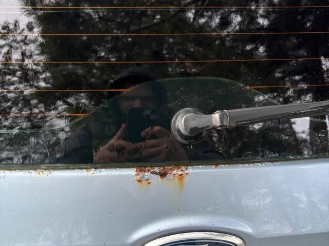 Синий Форд Фиеста, объемом двигателя 1.4 л и пробегом 301 тыс. км за 3700 $, фото 9 на Automoto.ua