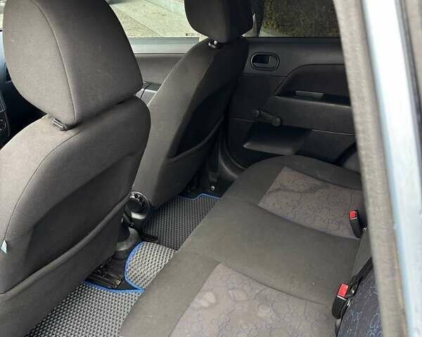 Синій Форд Фієста, об'ємом двигуна 1.4 л та пробігом 301 тис. км за 3700 $, фото 16 на Automoto.ua