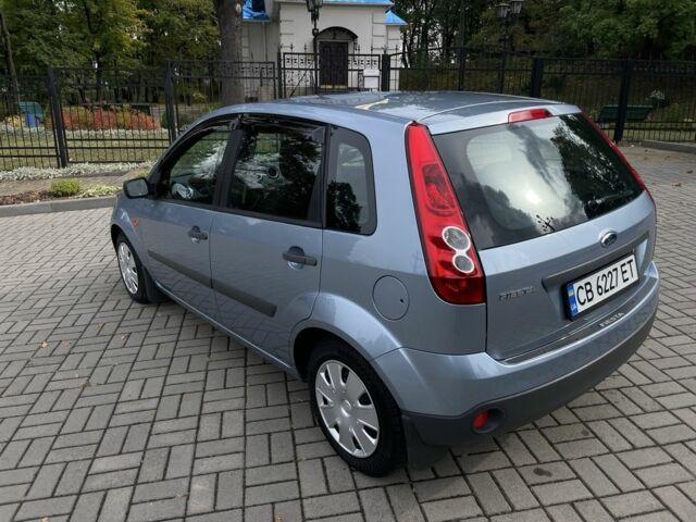 Синій Форд Фієста, об'ємом двигуна 1.3 л та пробігом 39 тис. км за 5800 $, фото 2 на Automoto.ua