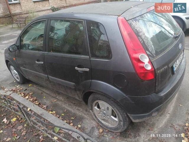 Синий Форд Фиеста, объемом двигателя 1.4 л и пробегом 139 тыс. км за 4300 $, фото 6 на Automoto.ua