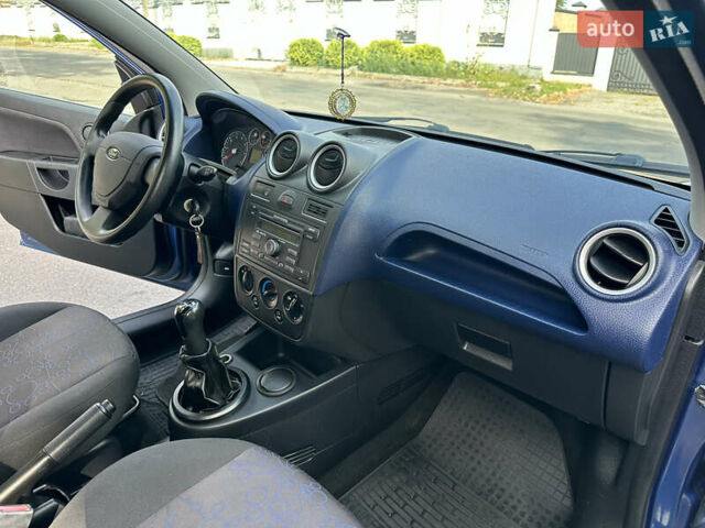 Синій Форд Фієста, об'ємом двигуна 1.4 л та пробігом 226 тис. км за 4299 $, фото 43 на Automoto.ua