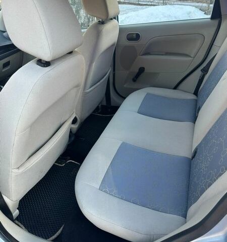 Синій Форд Фієста, об'ємом двигуна 1.4 л та пробігом 141 тис. км за 3999 $, фото 25 на Automoto.ua