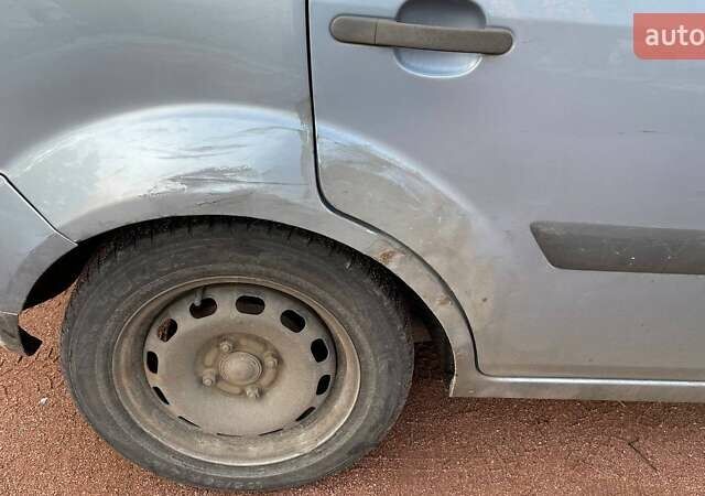 Синій Форд Фієста, об'ємом двигуна 1.4 л та пробігом 275 тис. км за 4100 $, фото 10 на Automoto.ua