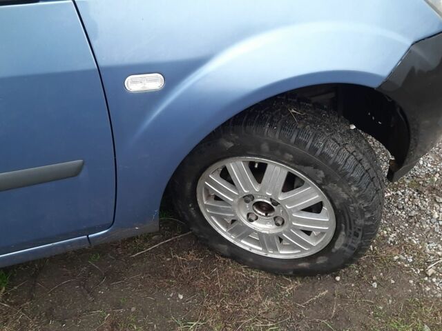 Синій Форд Фієста, об'ємом двигуна 1.3 л та пробігом 102 тис. км за 3400 $, фото 2 на Automoto.ua