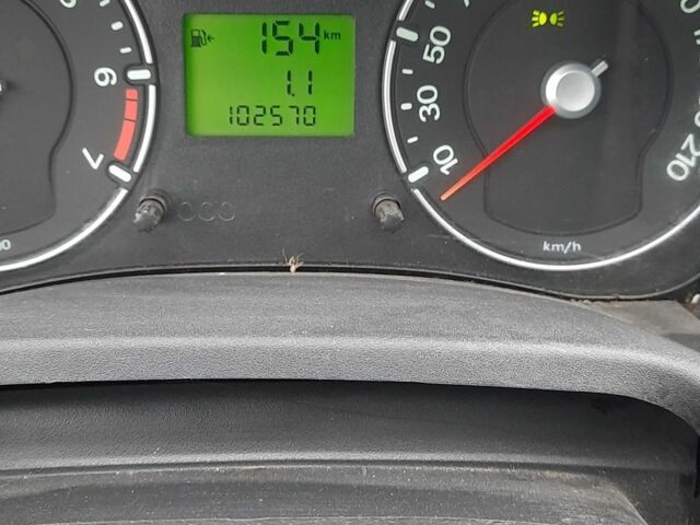 Синій Форд Фієста, об'ємом двигуна 1.3 л та пробігом 102 тис. км за 3400 $, фото 7 на Automoto.ua