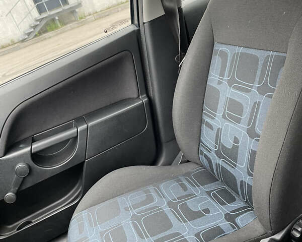 Форд Фиеста 2007 в Киеве на Automoto.ua Синий Форд Фиеста, объемом двигателя 1.24 л и пробегом 208 тыс. км за 4150 $, фото 6 на Automoto.ua