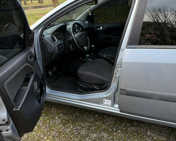 Синий Форд Фиеста, объемом двигателя 1.4 л и пробегом 155 тыс. км за 4800 $, фото 23 на Automoto.ua