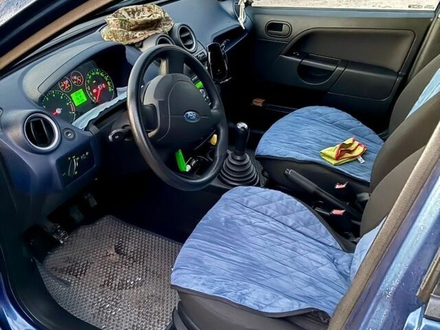 Синий Форд Фиеста, объемом двигателя 1.4 л и пробегом 112 тыс. км за 5600 $, фото 6 на Automoto.ua