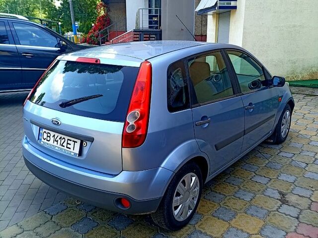 Синій Форд Фієста, об'ємом двигуна 1.2 л та пробігом 21700 тис. км за 3300 $, фото 2 на Automoto.ua
