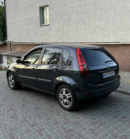 Синий Форд Фиеста, объемом двигателя 1.39 л и пробегом 215 тыс. км за 4200 $, фото 5 на Automoto.ua