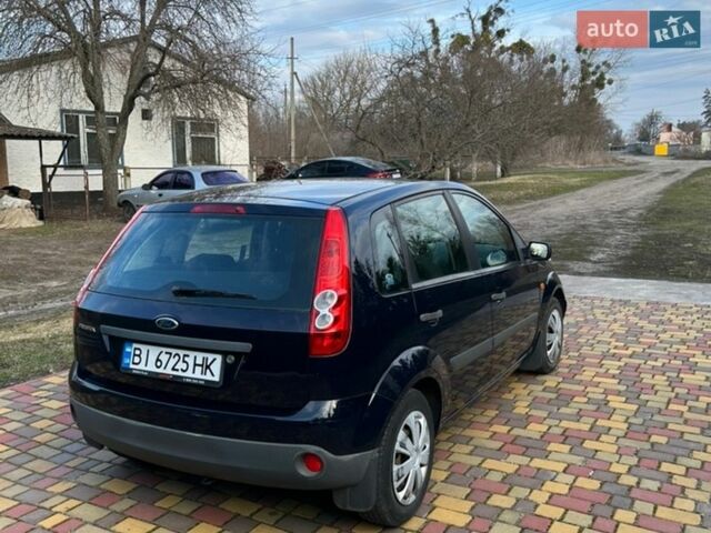 Синий Форд Фиеста, объемом двигателя 1.3 л и пробегом 121 тыс. км за 4200 $, фото 4 на Automoto.ua